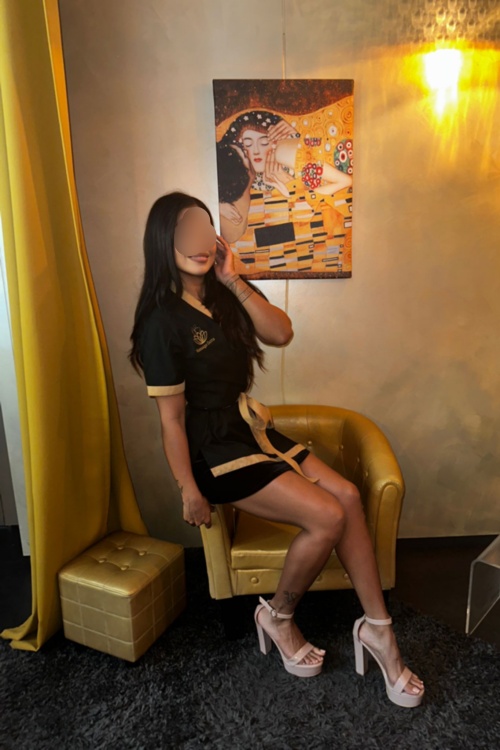 Masseurin Selena